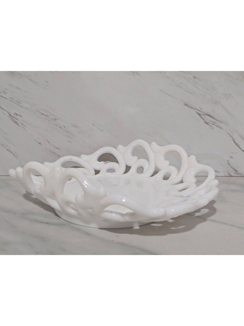 Fostoria Vintage White Milk Glass Folded Fruit Bowl Glassware